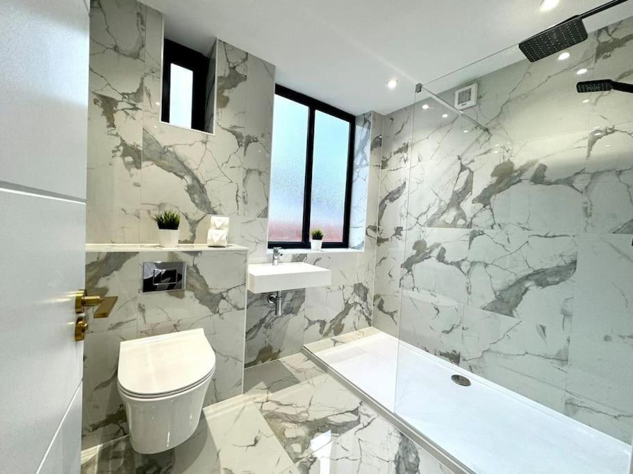 3Br Westbourne Delight - Near Beach & Bournemouth! Екстер'єр фото