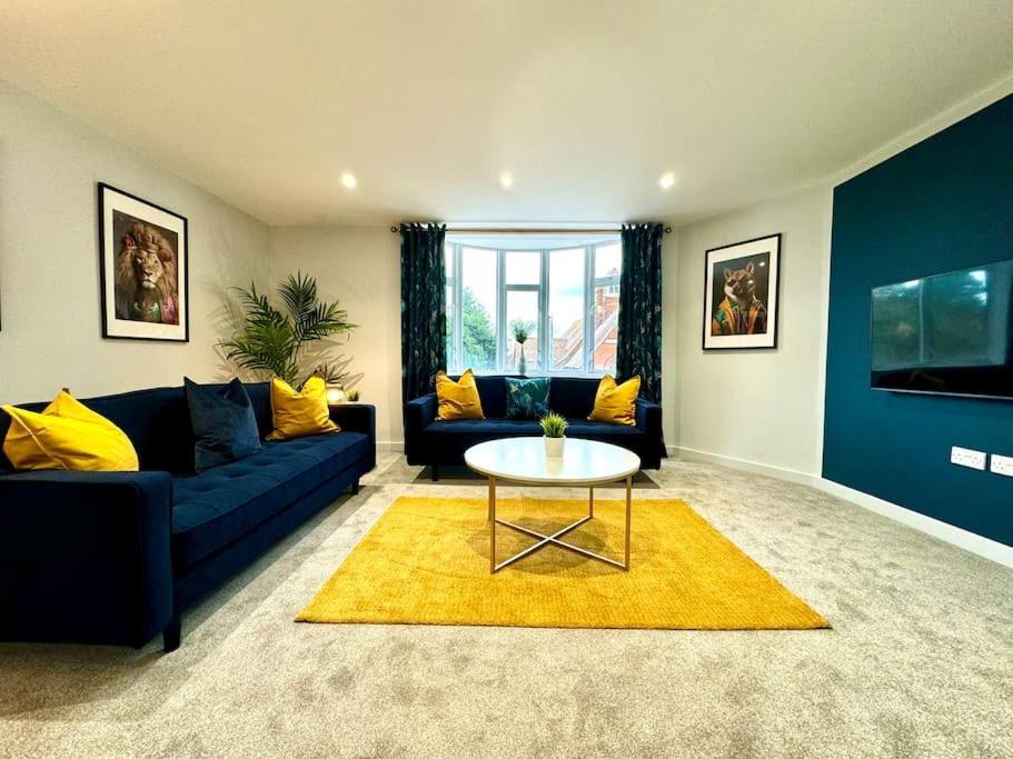 3Br Westbourne Delight - Near Beach & Bournemouth! Екстер'єр фото